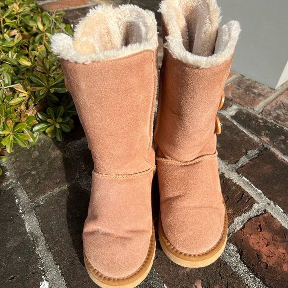 UGG 3 button Bailey pull on boot size W7 - Picture 11 of 11